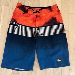 Quicksilver Boardshorts Swim Trunks Men’s Boys Size 25